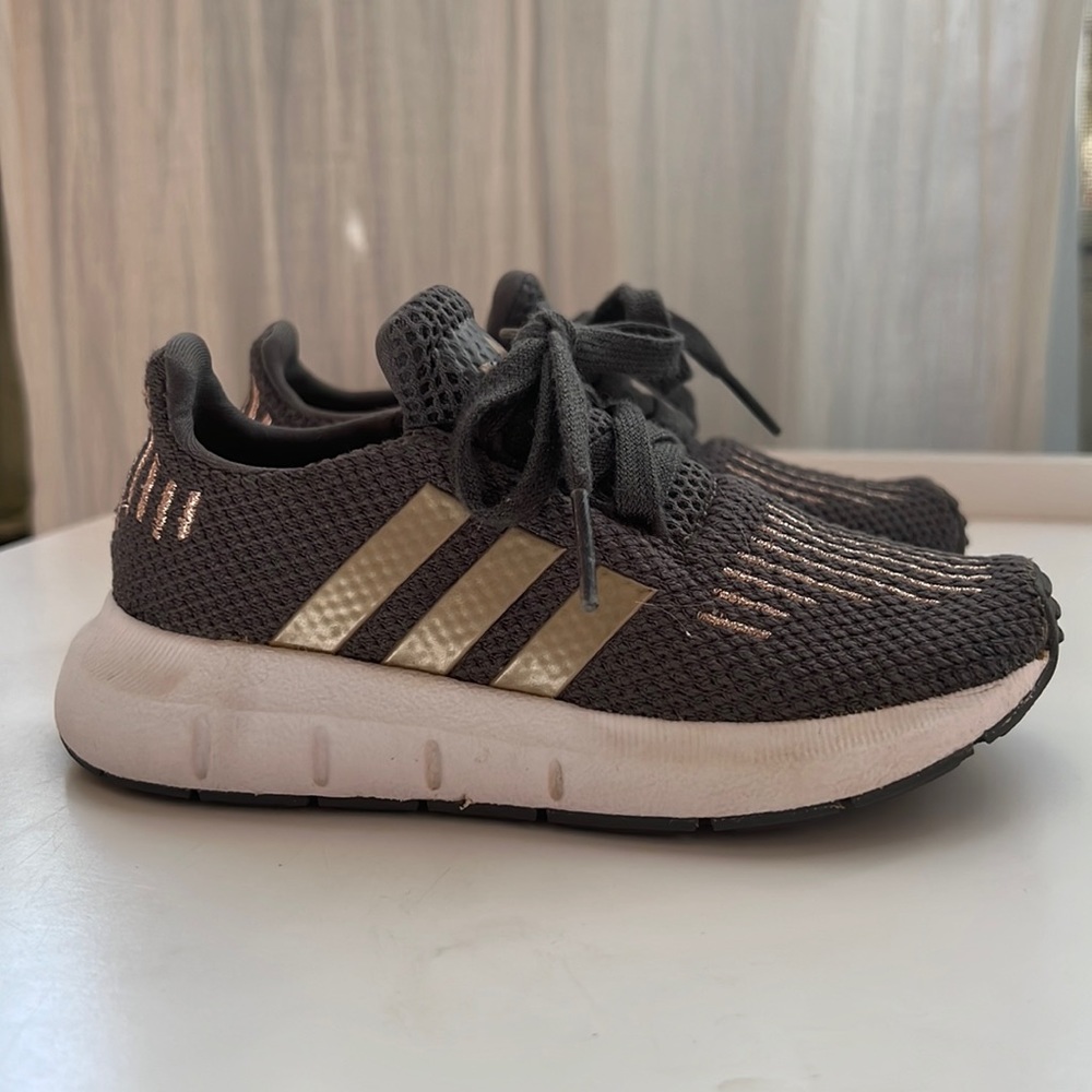 Size 8 Girls Adidas Sneakers Gray & Gold